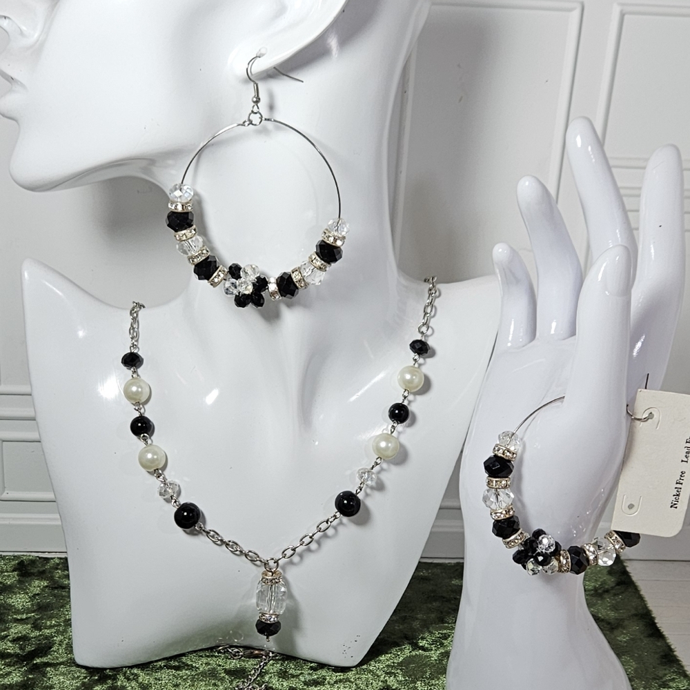 Vintage Necklace And Earrings Lot